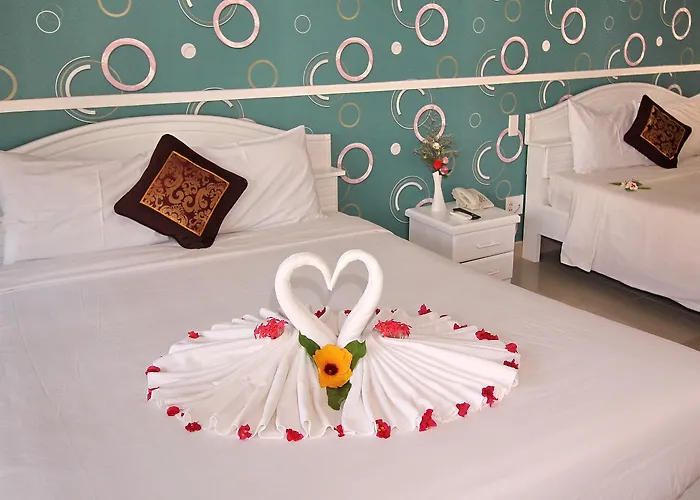 Little Paris Khu nghỉ mát 4*