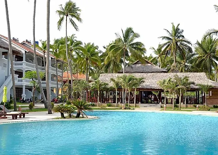 Little Paris Khu nghỉ mát 4*